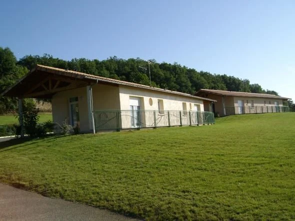 Gîtes de la prairie de la Bourgeoisie à Iteuil (extérieur)