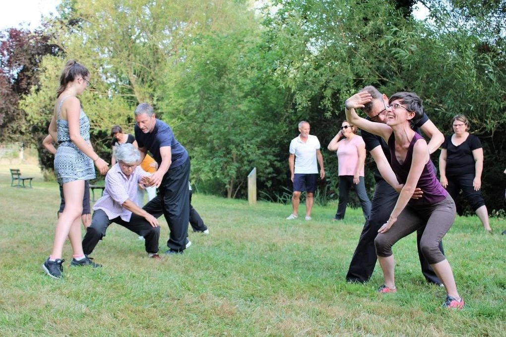 Cours dans le parc du clors des Roches, à deux pas des Jardins du Tan